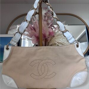 CHANEL Beige and White Shoulder Bag